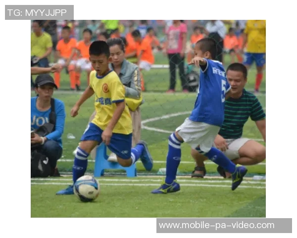 旋风十一人的足球鞋助力梦想成真让每一个球员都能展现最佳表现